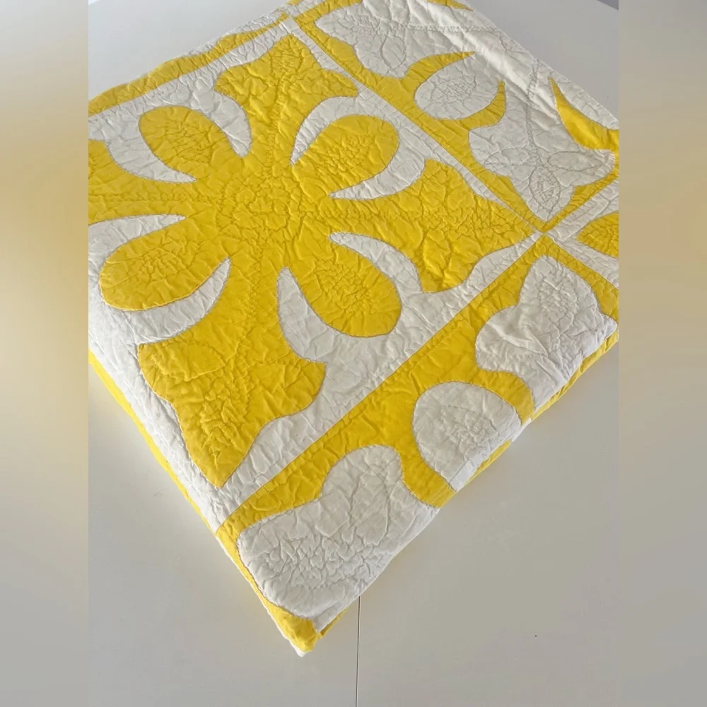Vintage Hawaiian Hand Appliqué Hand Quilted Yellow White Floral Quilt